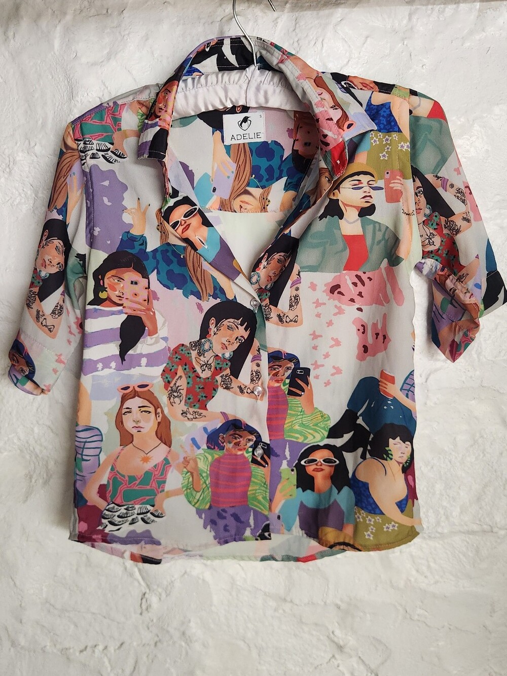Adelie Women Multi Color Retro Illustrated People Graphic Face Print Blouse S